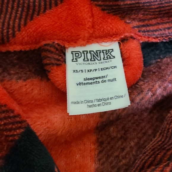 VS Pink robe - Picture 3 of 4